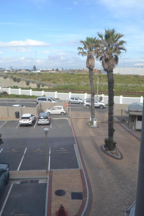 Lagoon Beach Neptune Isle Cape Town Exterior photo